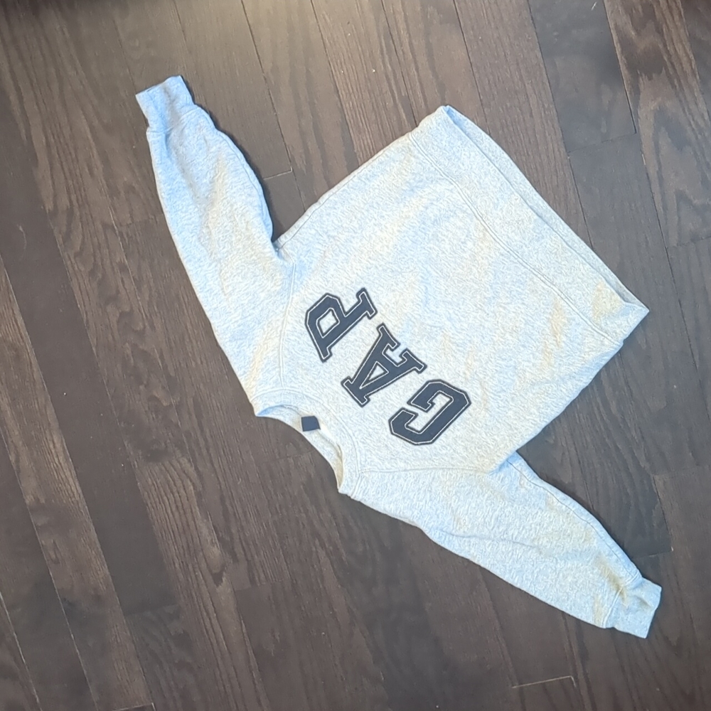 Gap long sleeve sweatshirt size 4T